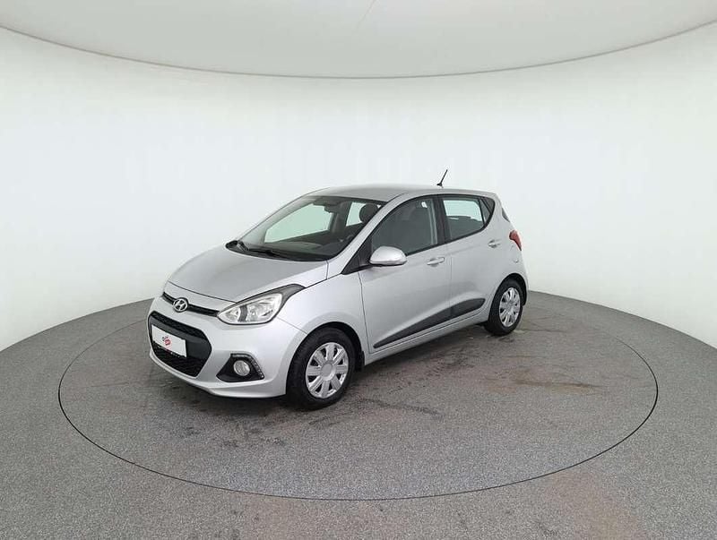 Gebraucht Hyundai i10 Premium 87 PS (63 kW) 2015 Silber Kleinwagen