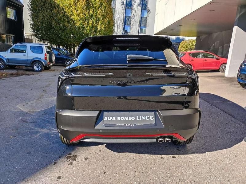 Neu Alfa Romeo Junior Edizione Speciale 145 PS (106 kW) 2025 Schwarz SUV