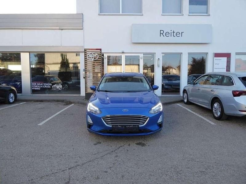 Blau Gebraucht 2019 Ford Focus Limousine | € 13.990 (Fairer Preis) - Bild 1/4