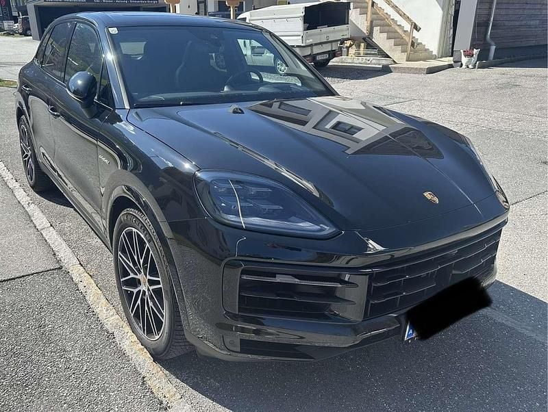 Gebraucht Porsche Cayenne 305 PS (224 kW) 2024 SUV