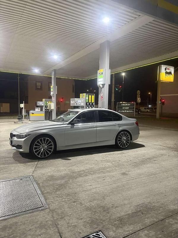 Gebraucht BMW 316 116 PS (85 kW) 2012 Limousine