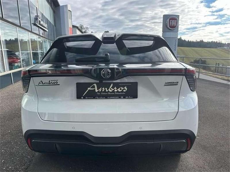 Gebraucht MG MG4 EV Trophy 180 kW (245 PS) 2024 Weiß Kleinwagen