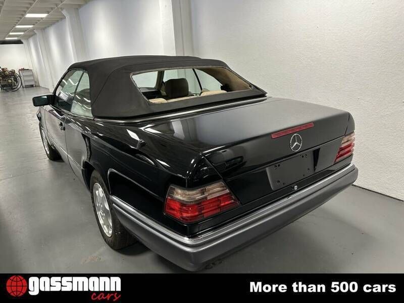 Gebraucht Mercedes E320 220 PS (161 kW) 1995 Schwarz Cabrio
