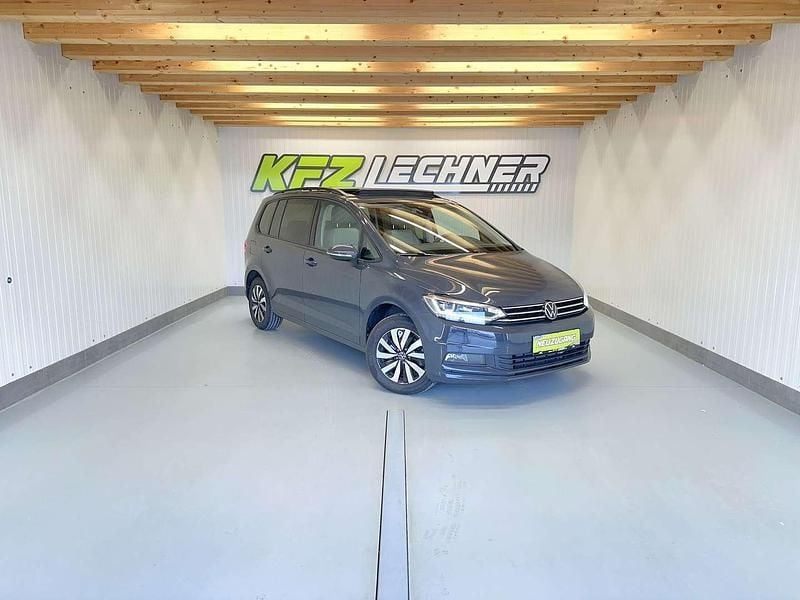 Gebraucht VW Touran R 150 PS (110 kW) 2024 Grau Van / Kleinbus