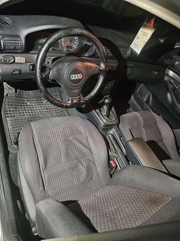 Gebraucht Audi A4 116 PS (85 kW) 2001 Kombi
