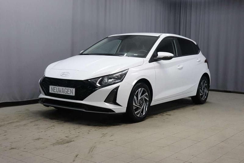 Weiß Gebraucht 2023 Hyundai i20 Kleinwagen | € 20.985 (Fairer Preis) - Bild 1/4