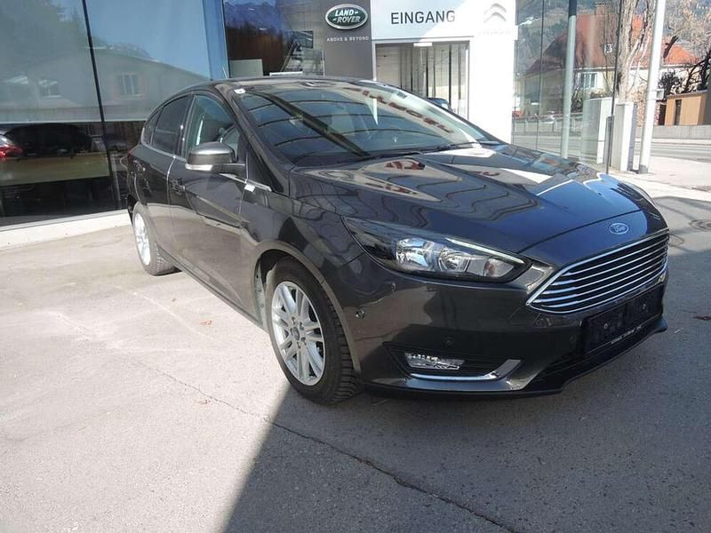 Gebraucht Ford Focus Titanium 101 PS (74 kW) 2017 Grau Limousine