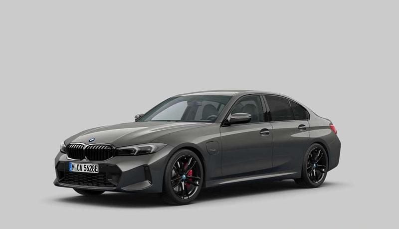 Grau Gebraucht 2022 BMW 330e M Sport Limousine | € 39.900 (Etwas zu teuer) - Bild 1/2
