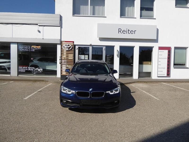 Blau Gebraucht 2019 BMW 318 Advantage Kombi | € 17.490 (Fairer Preis) - Bild 1/4