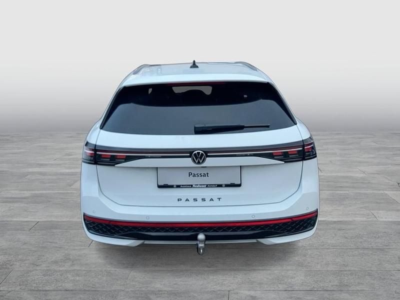 Neu VW Passat Sport 150 PS (110 kW) 2026 Weiss  normal Kombi