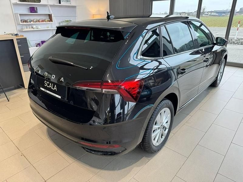 Neu Skoda Scala Selection 115 PS (84 kW) 2026 Schwarz  metallicperleffektno Kleinwagen
