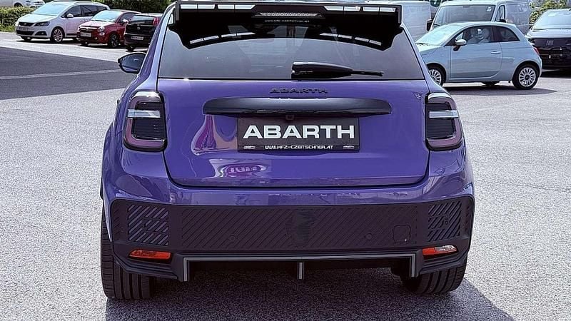 Gebraucht Abarth 600e Scorpionissima 206 kW (281 PS) 2025 Violett SUV