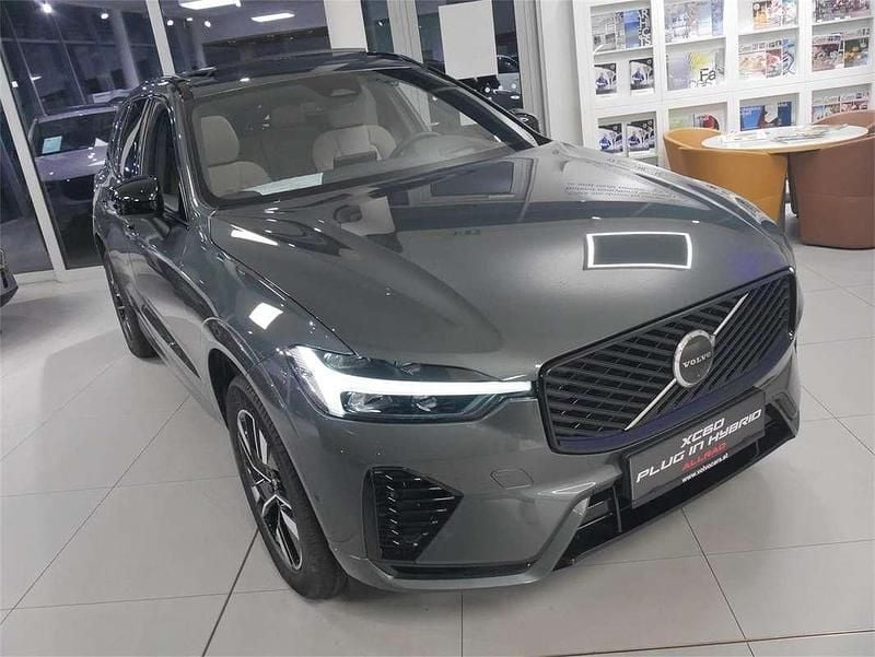 Gebraucht Volvo XC60 Plus 253 PS (186 kW) 2025 Grün SUV