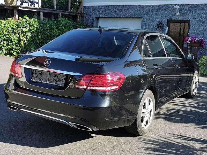 Gebraucht Mercedes E200 Avantgarde 136 PS (100 kW) 2015 Schwarz Limousine