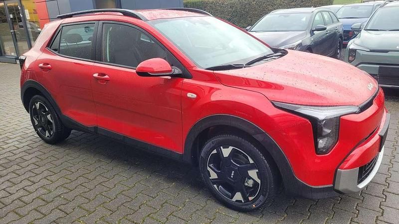 Neu Kia Stonic 101 PS (74 kW) 2025 Rot SUV