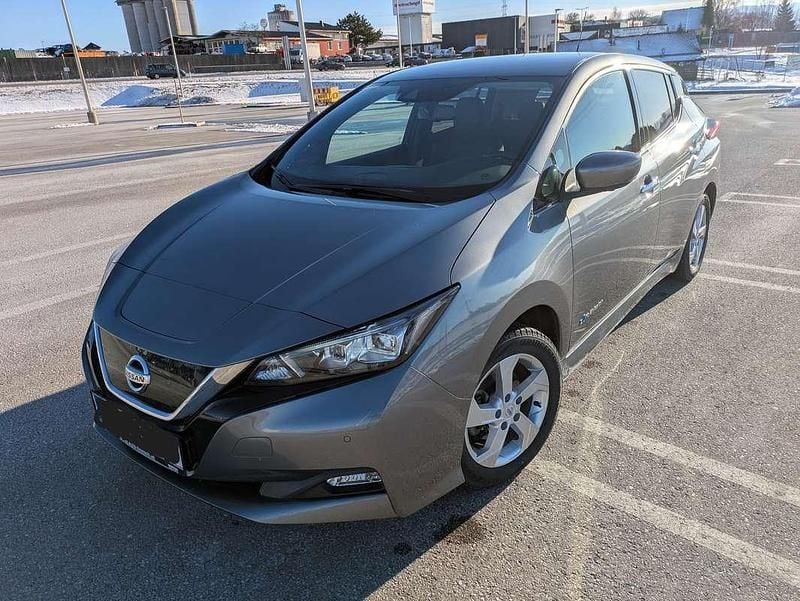 Gebraucht Nissan Leaf Tekna 110 kW (150 PS) 2020 Grau Kleinwagen