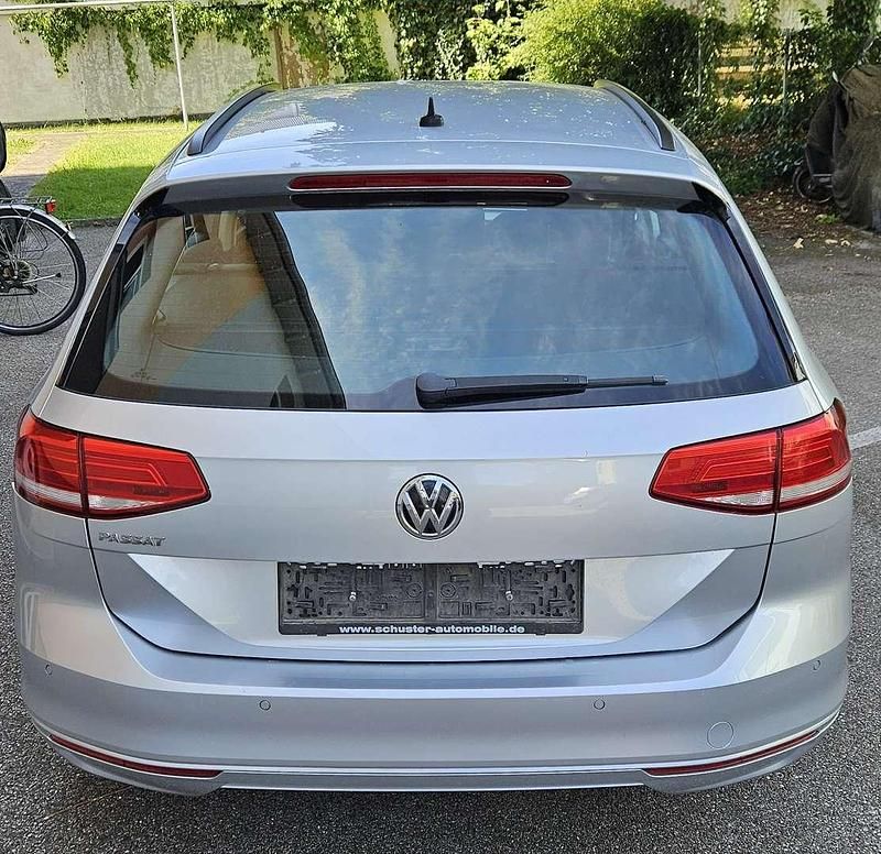 Gebraucht VW Passat Trendline 120 PS (88 kW) 2016 Silber Kombi