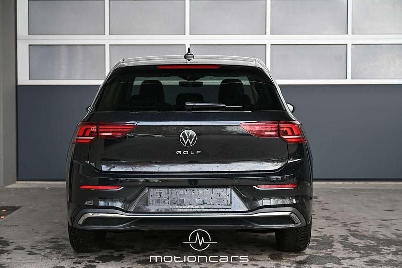 Gebraucht VW Golf VIII Life 150 PS (110 kW) 2024 Schwarz Limousine
