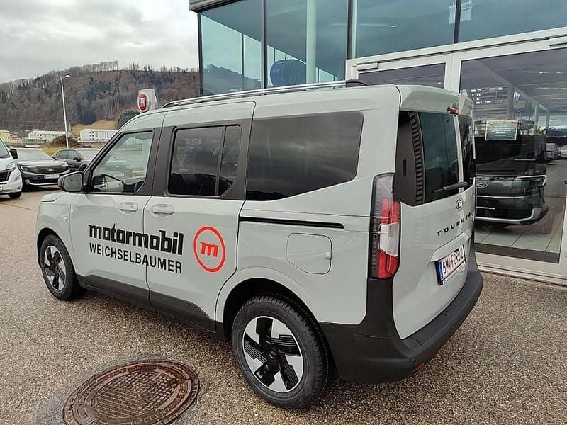 Neu Ford Tourneo Titanium 125 PS (91 kW) 2026 Kombi