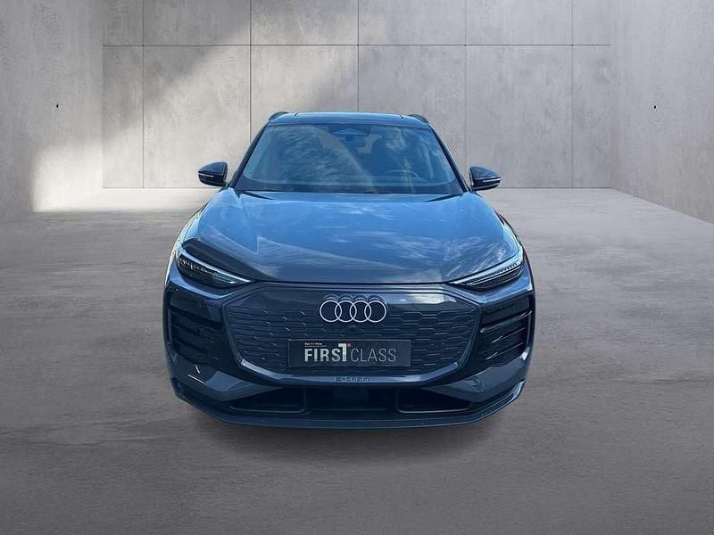 Gebraucht Audi Q6 e-tron Ambiente 284 kW (387 PS) 2024 Hellgrau  metallic SUV