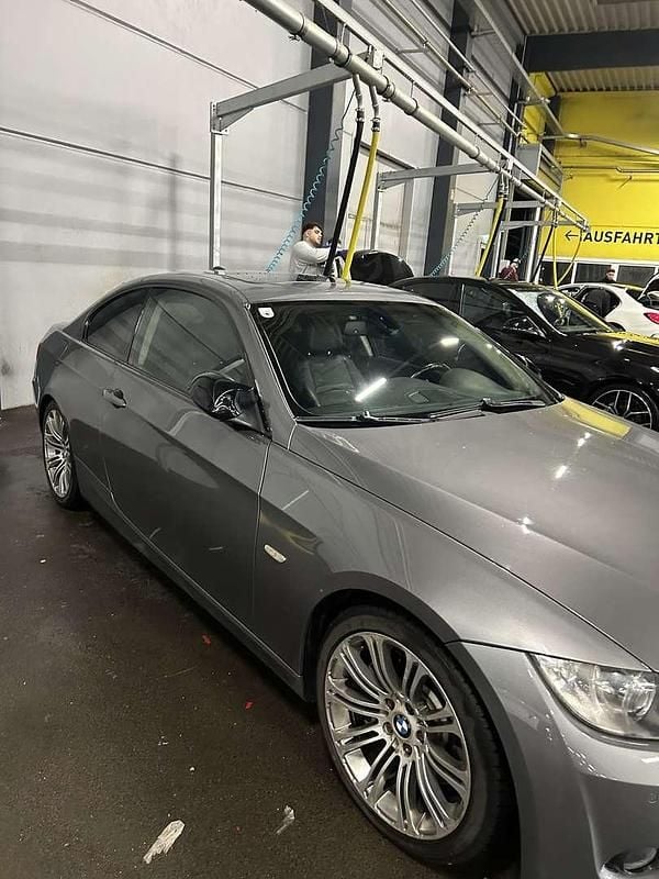 Gebraucht BMW 330 231 PS (169 kW) 2007 Coupé