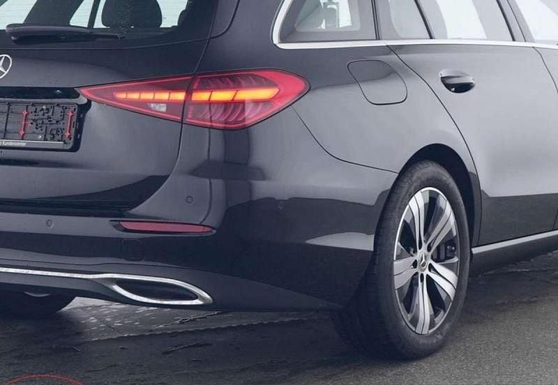 Gebraucht Mercedes C180 170 PS (125 kW) 2024 Schwarz Kombi