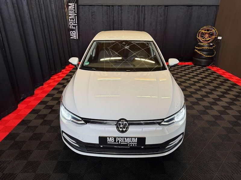 Gebraucht VW Golf VIII Active 116 PS (85 kW) 2021 Weiß Kleinwagen