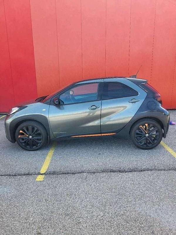 Grün Gebraucht 2022 Toyota Aygo X SUV | € 14.900 (Fairer Preis) - Bild 1/4