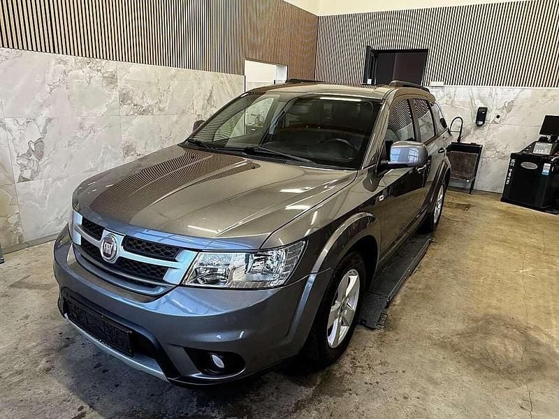 Gebraucht Fiat Freemont 140 PS (102 kW) 2012 Silber SUV