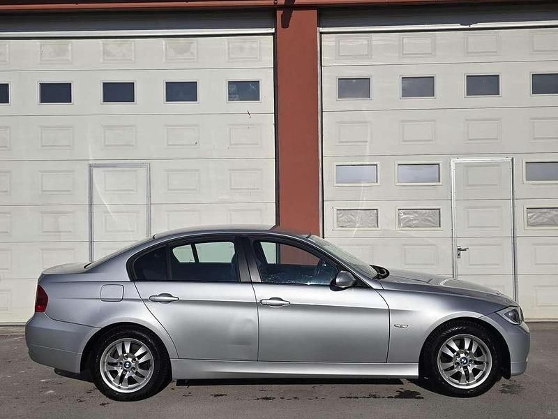 Gebraucht BMW 318 129 PS (94 kW) 2006 Silber Limousine