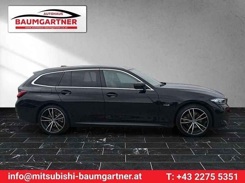 Gebraucht BMW 330 M Sport 184 PS (135 kW) 2022 Schwarz Kombi