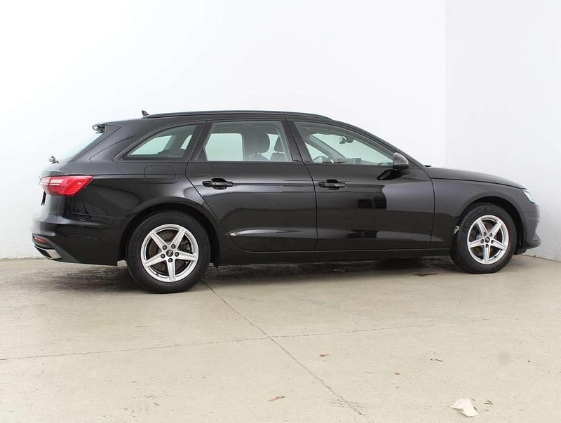 Gebraucht Audi A4 163 PS (119 kW) 2023 Schwarz Kombi