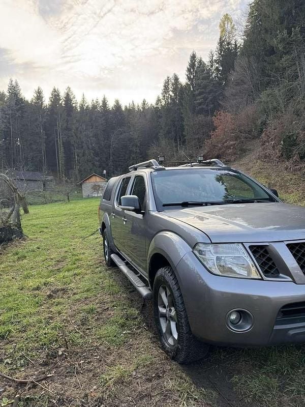 Grau Gebraucht 2014 Nissan Navara Abholung | € 13.500 - Bild 1/4
