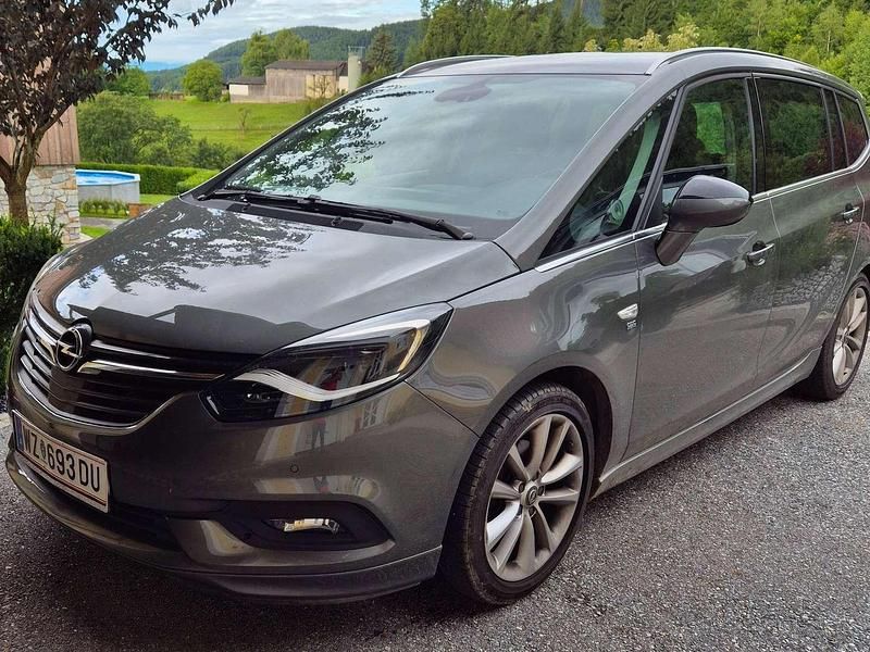 Grau Gebraucht 2017 Opel Zafira Van / Kleinbus | € 12.990 (Fairer Preis) - Bild 1/4