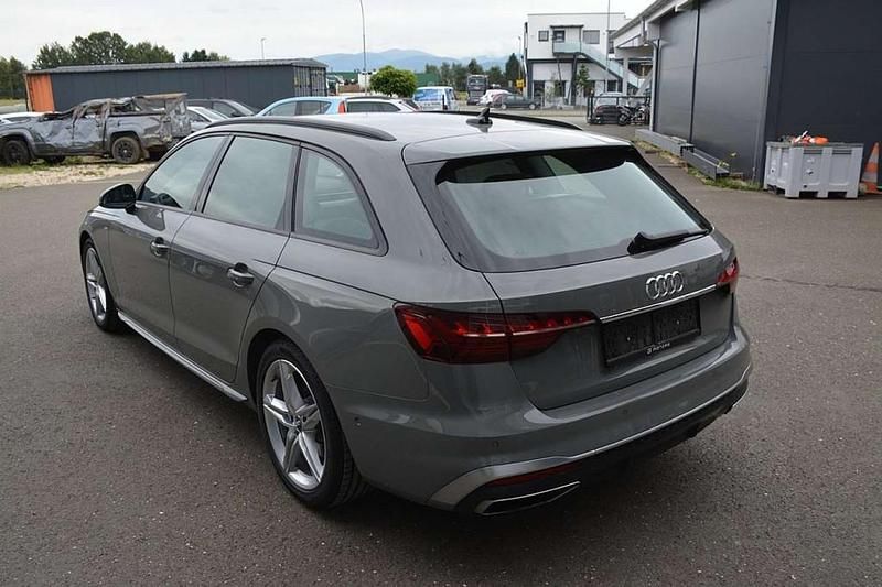 Gebraucht Audi A4 S-Line 163 PS (119 kW) 2020 Grau Kombi