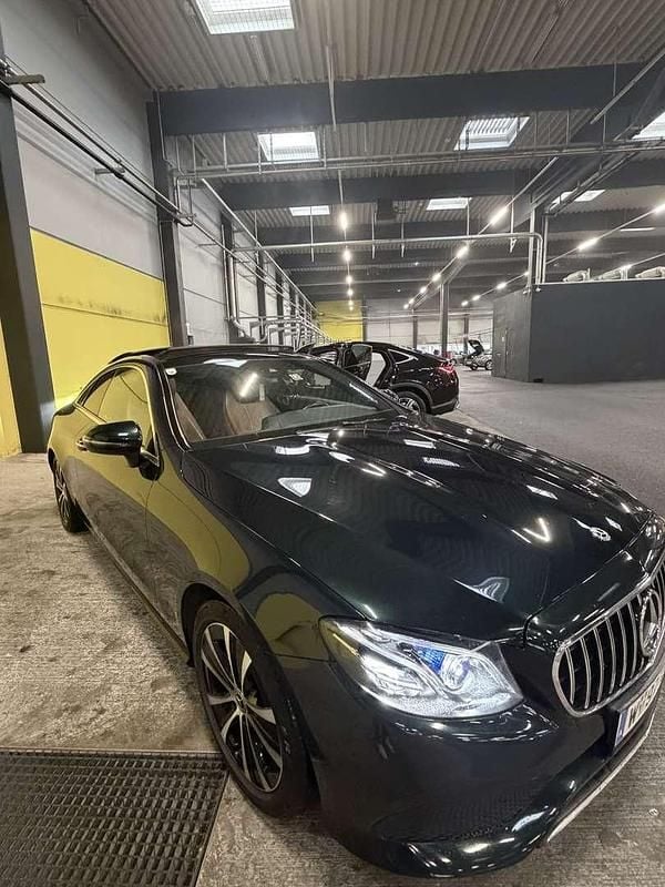 Gebraucht Mercedes E220 194 PS (142 kW) 2019 Coupé