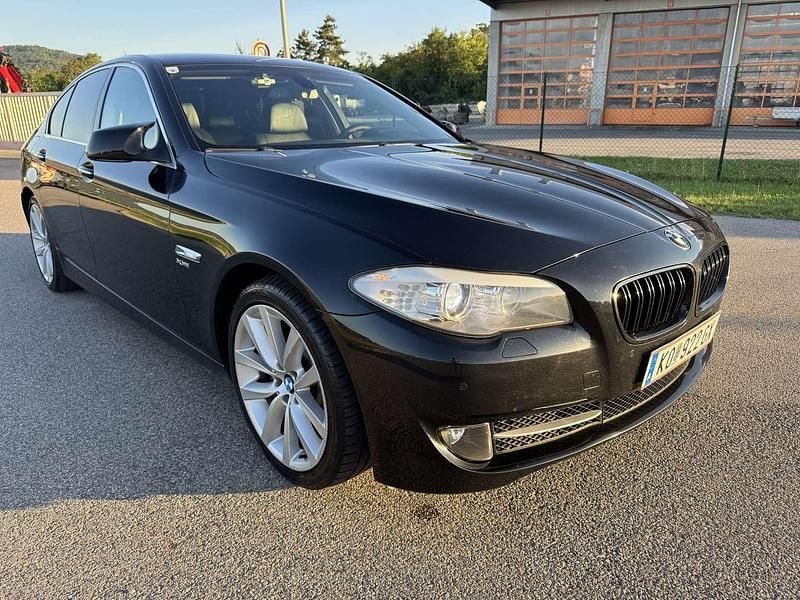 Schwarz Gebraucht 2011 BMW 530 Limousine | € 13.200 (Fairer Preis) - Bild 1/4