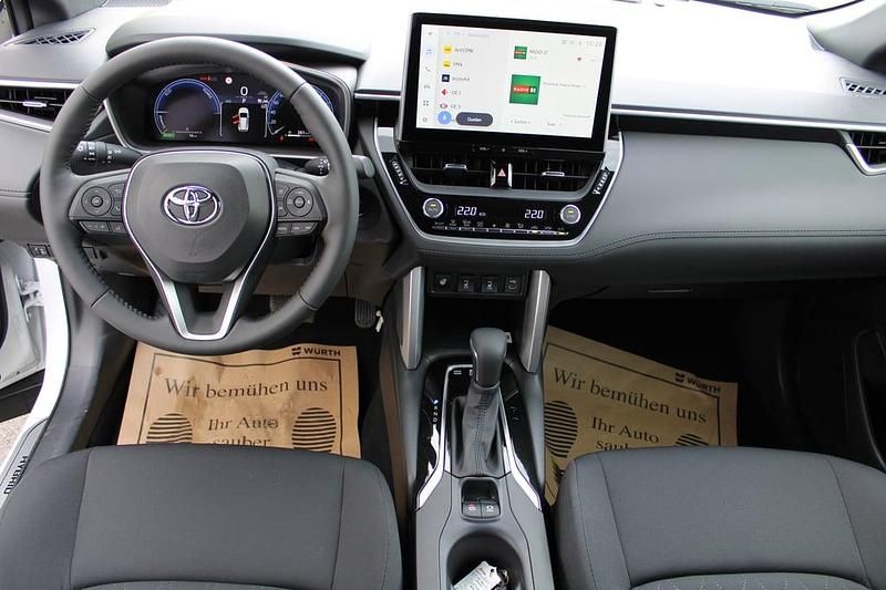 Neu Toyota Corolla Cross Active 98 PS (72 kW) 2025 Weiss  normal SUV