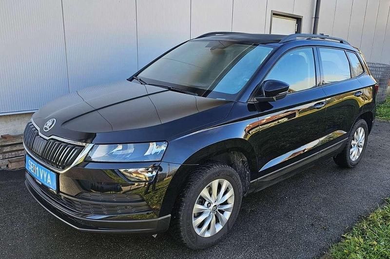 Schwarz Gebraucht 2021 Skoda Karoq Ambition SUV | € 21.995 (Fairer Preis) - Bild 1/4