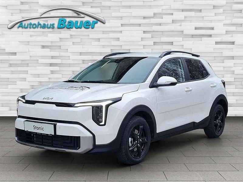 Gebraucht Kia Stonic Silver 101 PS (74 kW) 2025 Weiss  normal SUV