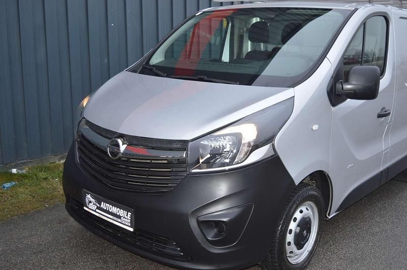 Gebraucht Opel Vivaro 120 PS (88 kW) 2017 Grau Van / Kleinbus