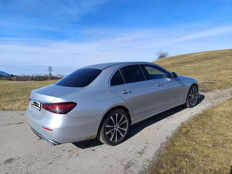 Gebraucht Mercedes E220 200 PS (147 kW) 2022 Limousine