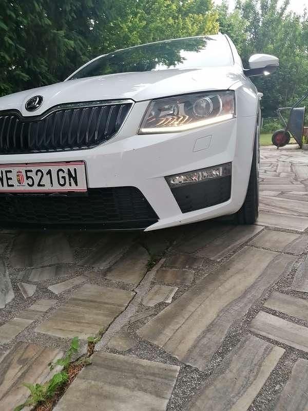 Gebraucht Skoda Octavia RS 184 PS (135 kW) 2016 Weiß Kleinwagen