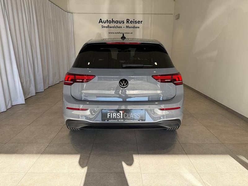Neu VW Golf VIII 115 PS (84 kW) 2026 Mittelgrau  normal