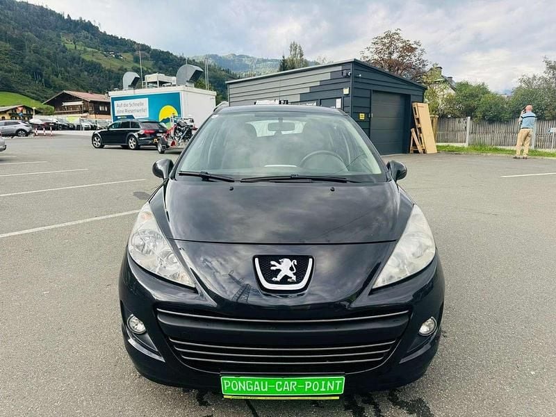 Gebraucht Peugeot 207 73 PS (53 kW) 2010 Schwarz Limousine