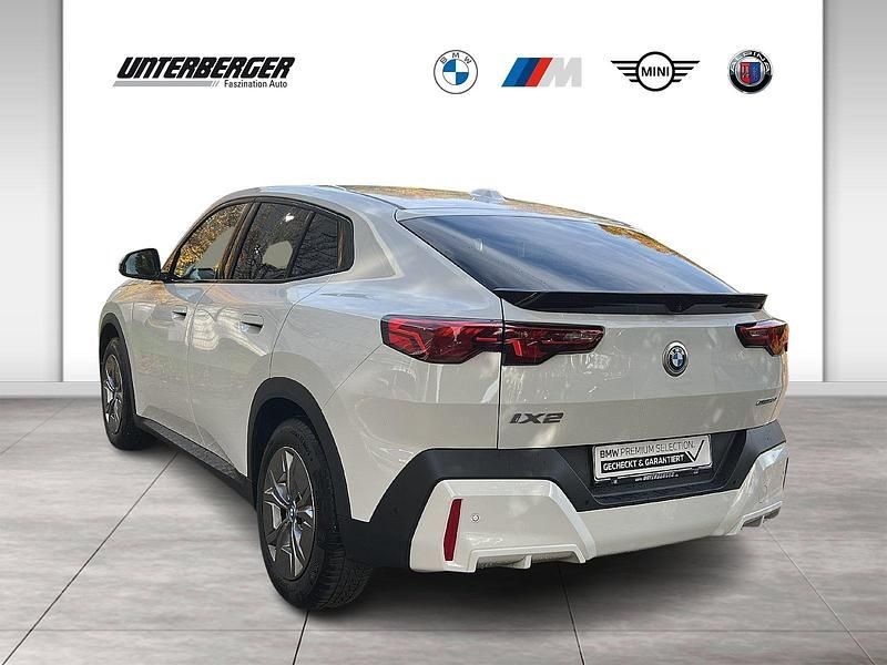 Gebraucht BMW iX2 150 kW (204 PS) 2024 Weiß SUV