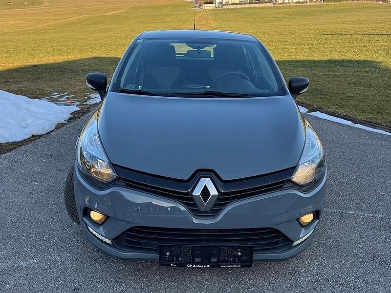 Gebraucht Renault Clio 76 PS (55 kW) 2019 Grau SUV