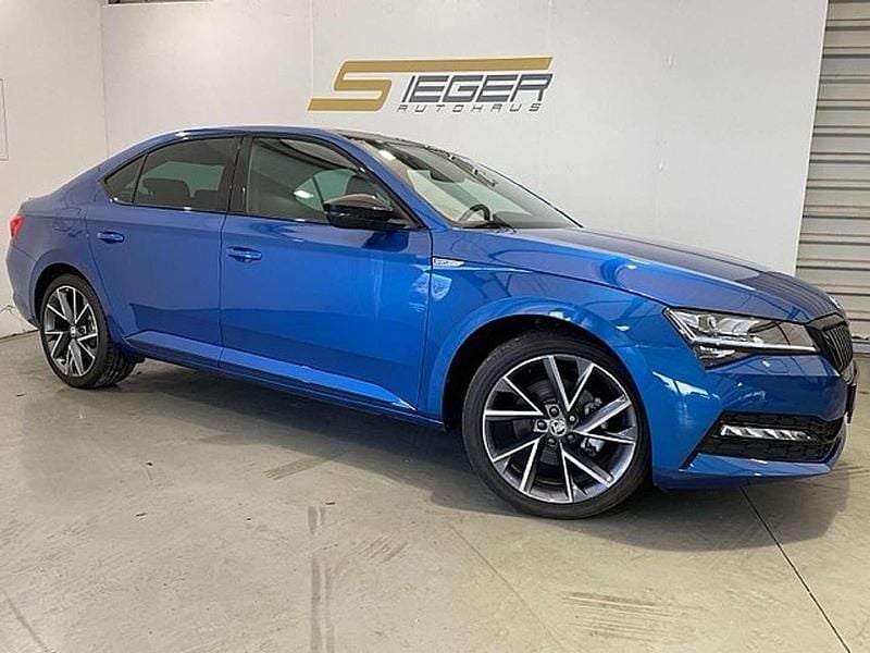 Gebraucht Skoda Superb SportLine 218 PS (160 kW) 2021 Blau Limousine
