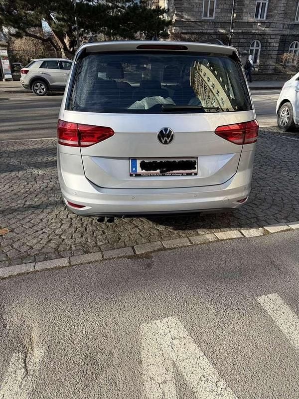 Gebraucht VW Touran Comfortline 150 PS (110 kW) 2022 Van / Kleinbus