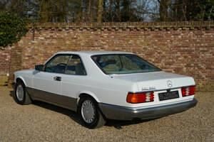 Gebraucht Mercedes 560 242 PS (177 kW) 1987 Weiß Coupé